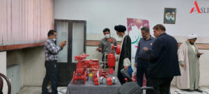 تصویری از بازدید امام جمعه کاشان از دفتر ماناصنعت پایدار